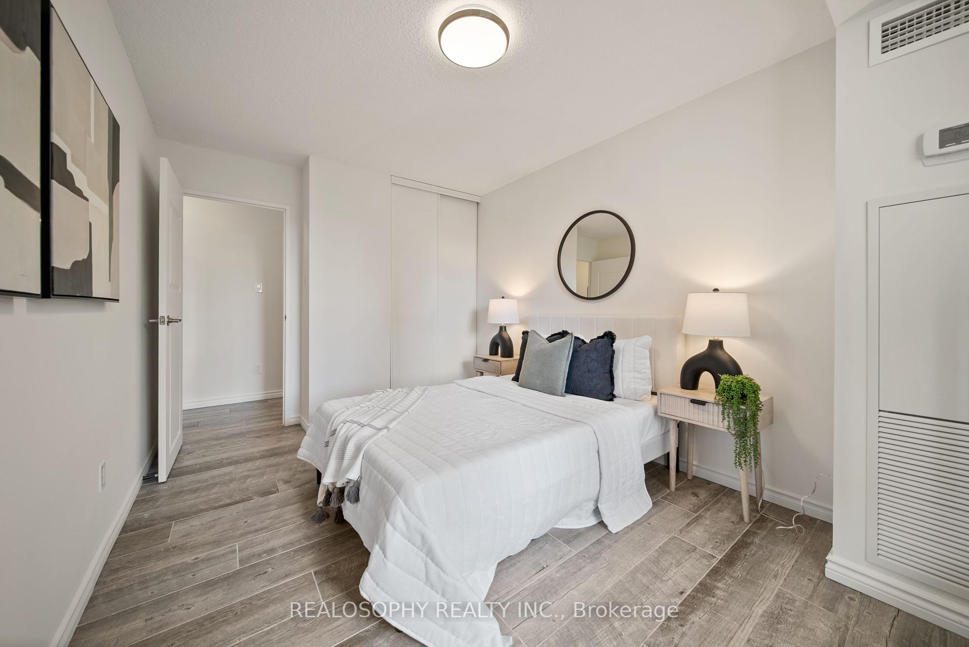 3 Bedrooms Condo at 100 Quebec, Toronto For sale