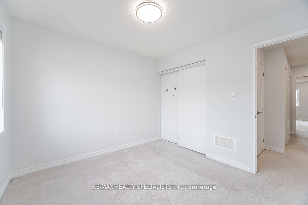 31 Enford Crescent