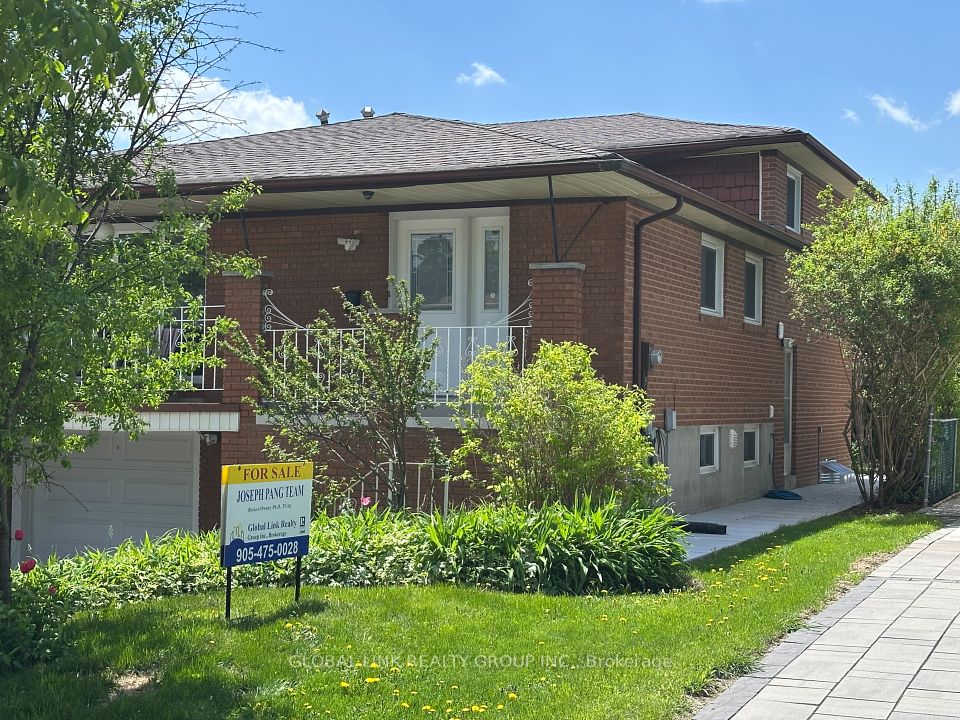 102 Mintwood Drive, Toronto, ON M2M 3A8