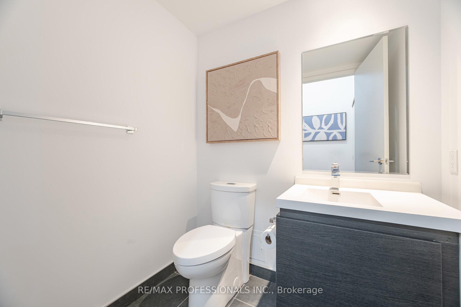 2 Bedrooms Condo at 1030 King, Toronto For sale