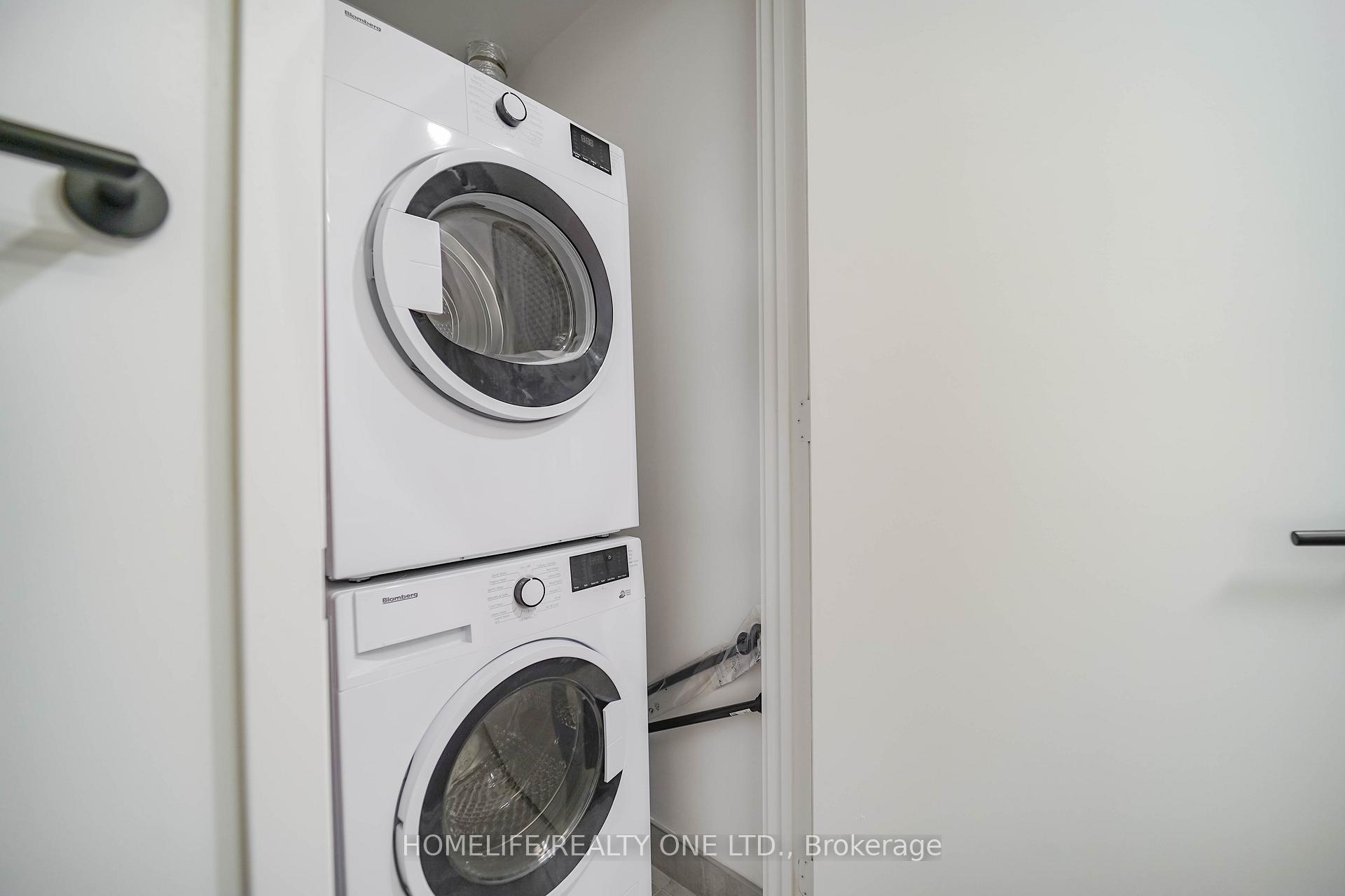 1 Bedroom Condo at 108 Peter, Toronto For sale