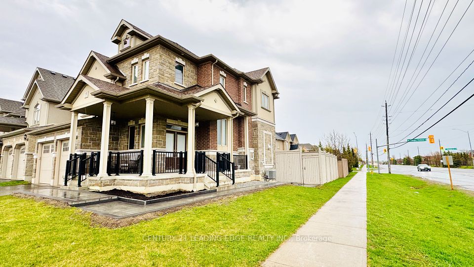 19 Savanna Court, Whitby, ON L1N 2M7