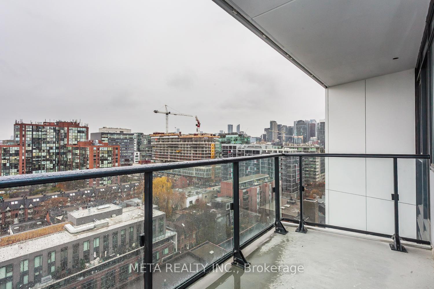 2 Bedrooms Condo at 9 Tecumseth, Toronto For sale