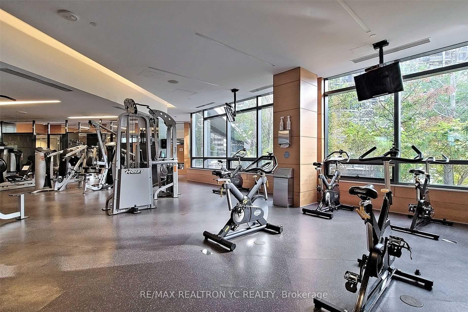 4 Bedrooms Condo at 2 Anndale, Toronto For sale