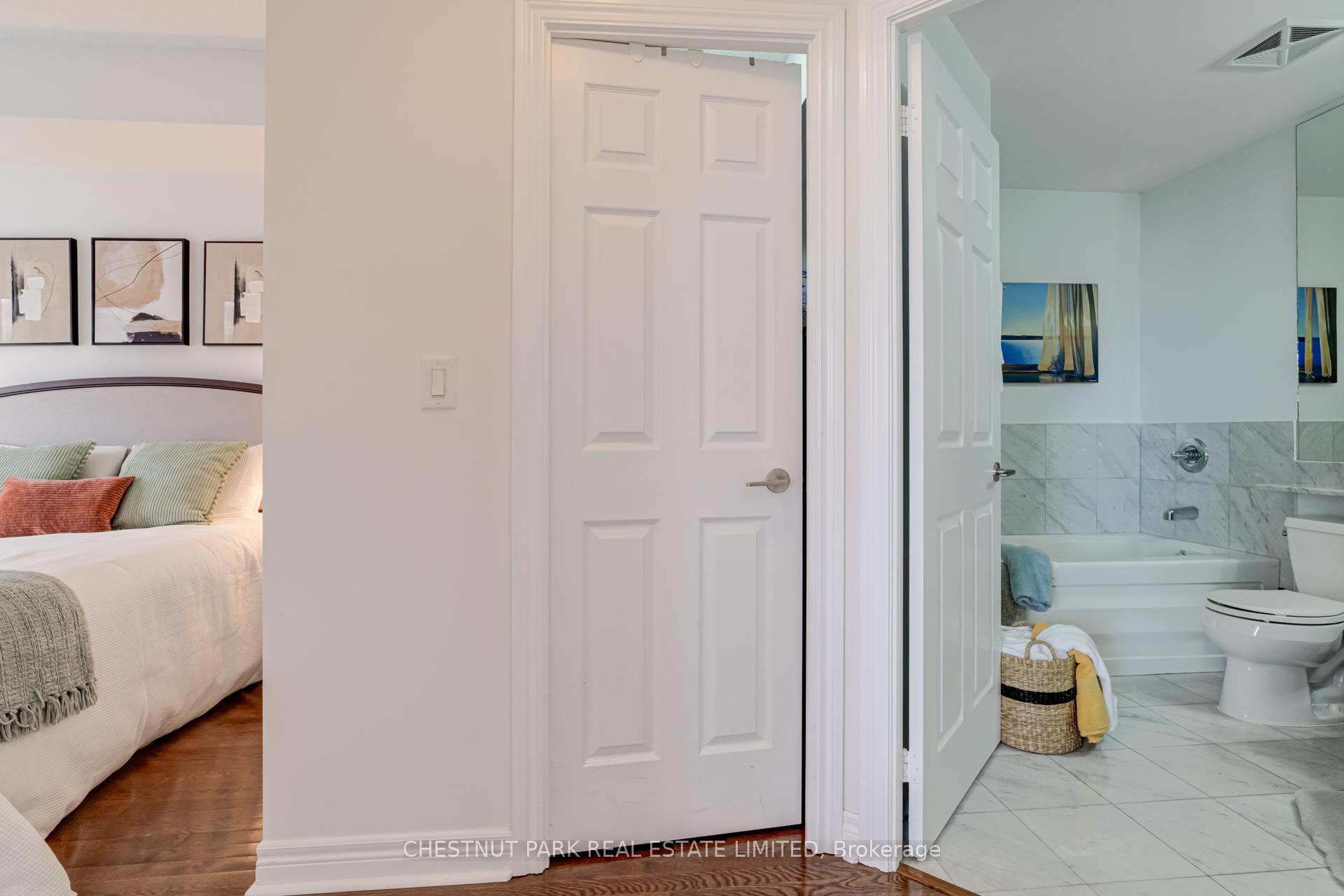 2 Bedrooms Condo at 736 Spadina, Toronto For sale