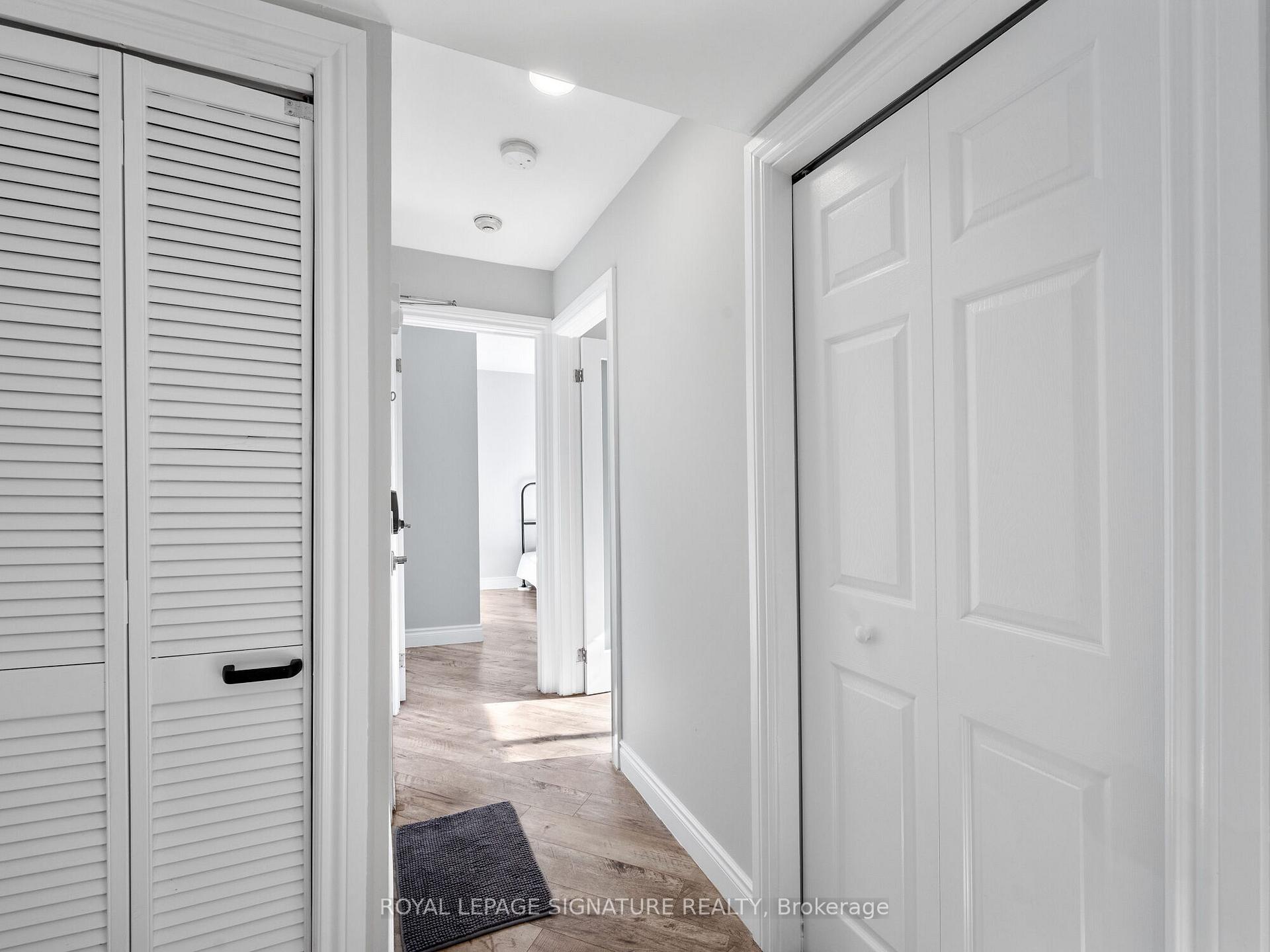 2 Bedrooms Condo at 28 Victoria, Hamilton For sale