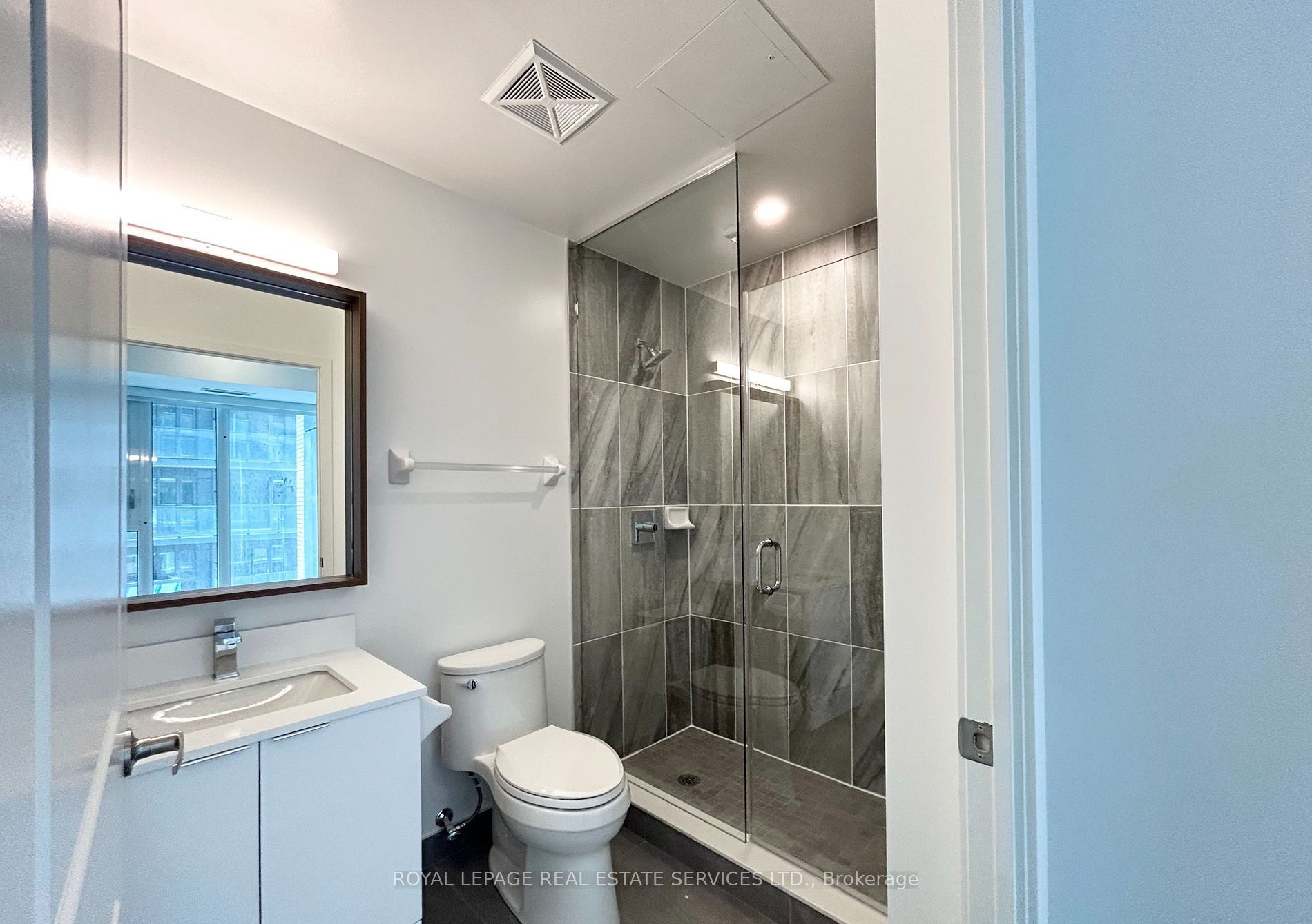 543 Richmond Street W, #425