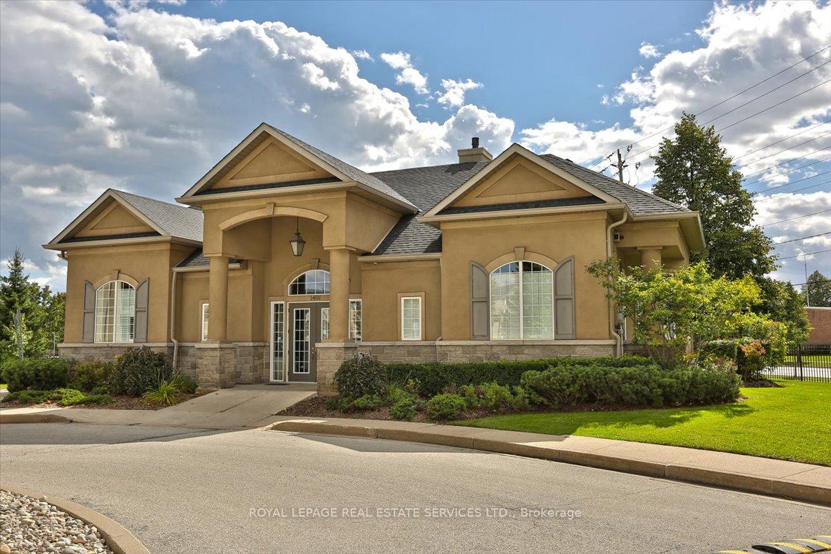 2 Bedrooms Condo at 1441 Walkers, Burlington For sale