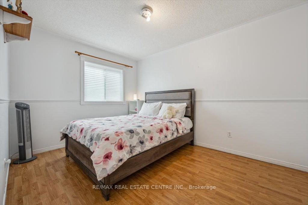 3 Bedrooms Condo at 5940 Glen Erin, Mississauga For sale
