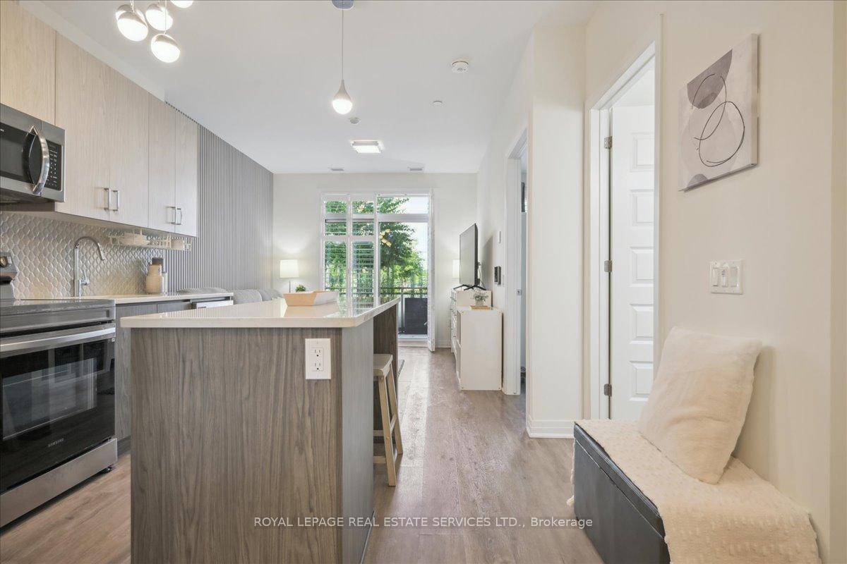 2 Bedrooms Condo at 95 DUNDAS, Oakville For sale