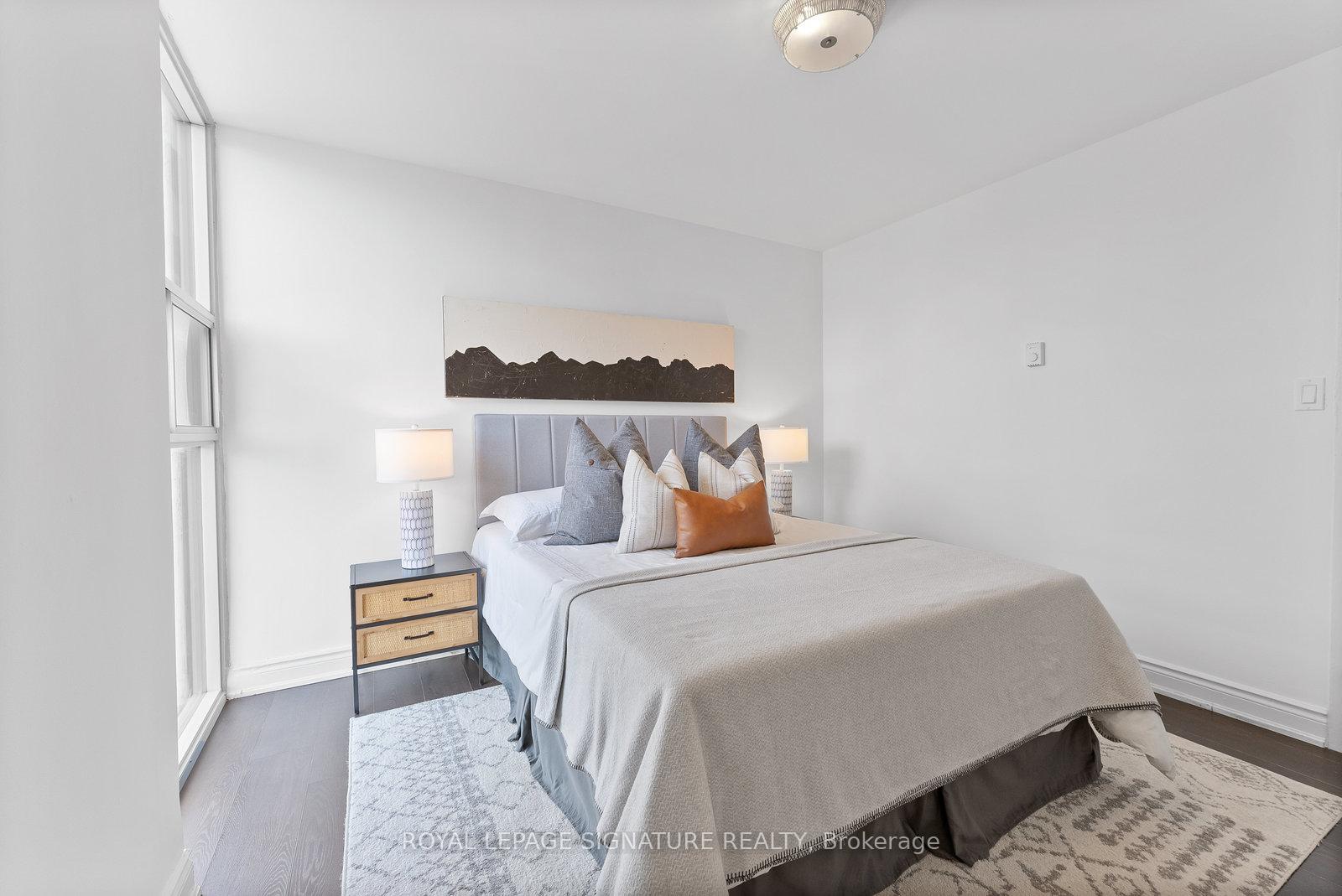 2 Bedrooms Condo at 40 Homewood, Toronto For sale