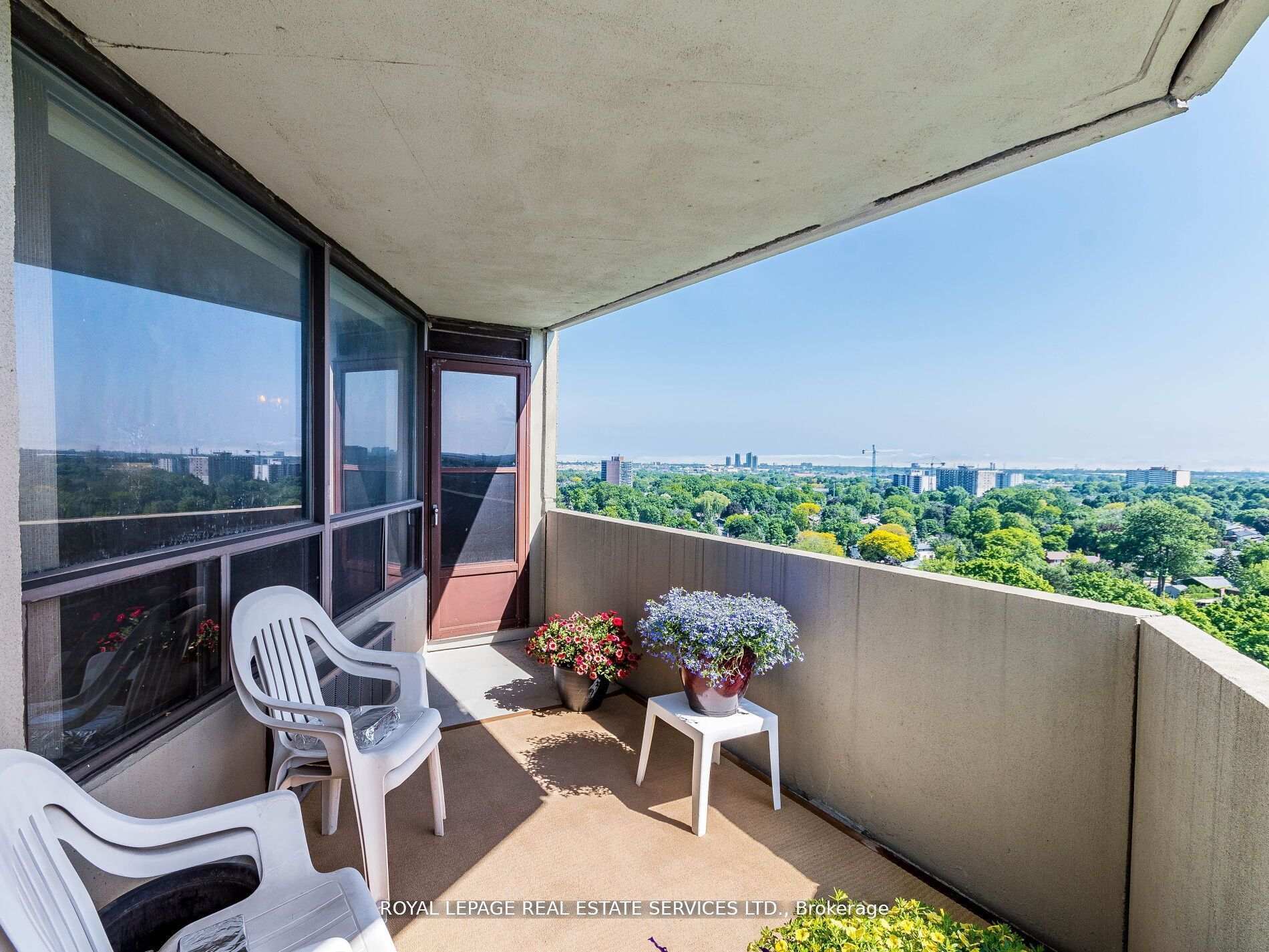2 Bedrooms Condo at 284 Mill, Toronto For sale