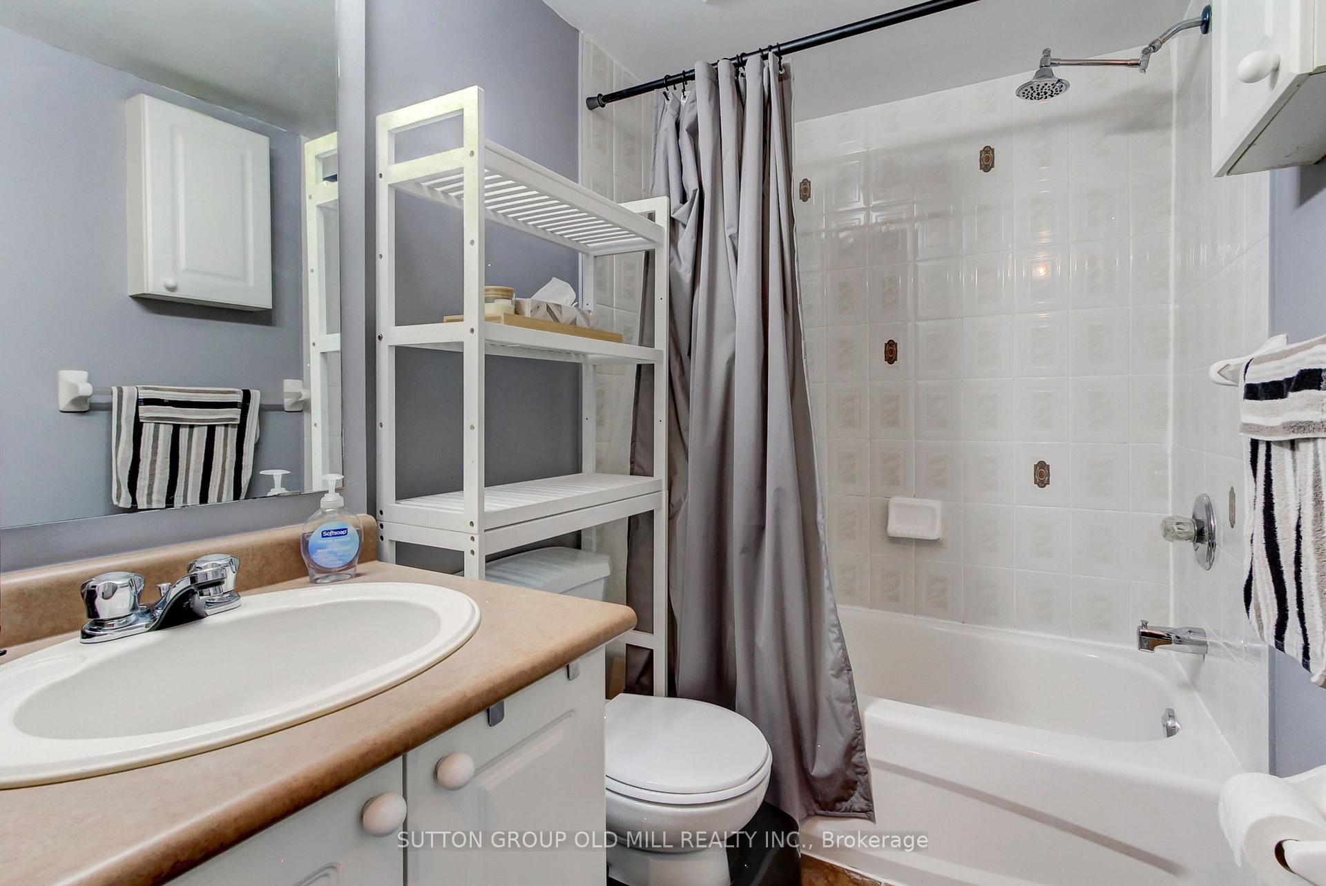3 Bedrooms Condo at 760 Lawrence,  Toronto For sale