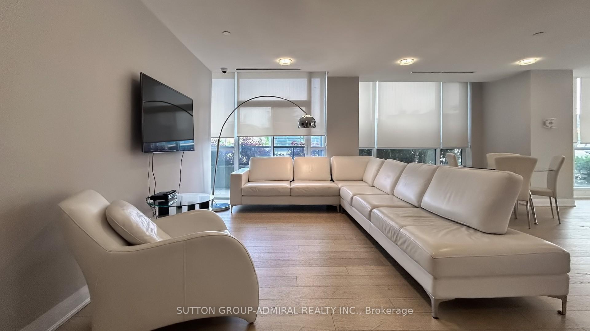2 Bedrooms Condo at 4700 Highway 7, Vaughan For sale