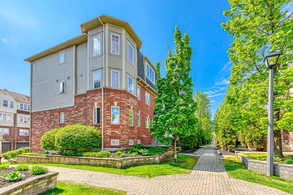 #2 - 740 Neighbourhood Circle, Mississauga, ON L5B 0B8