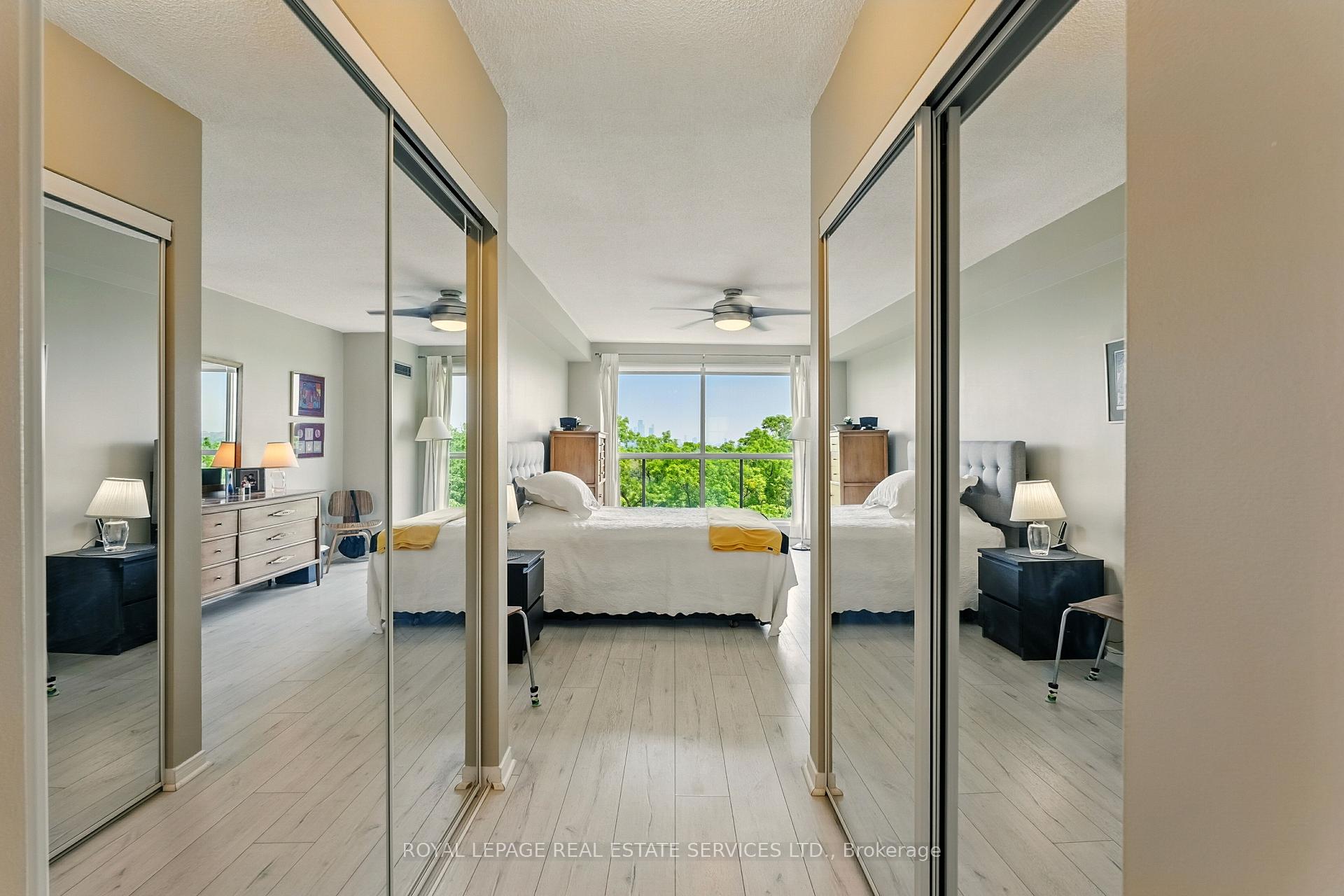 1 Bedroom Condo at 2155 Burnhamthorpe, Mississauga For sale