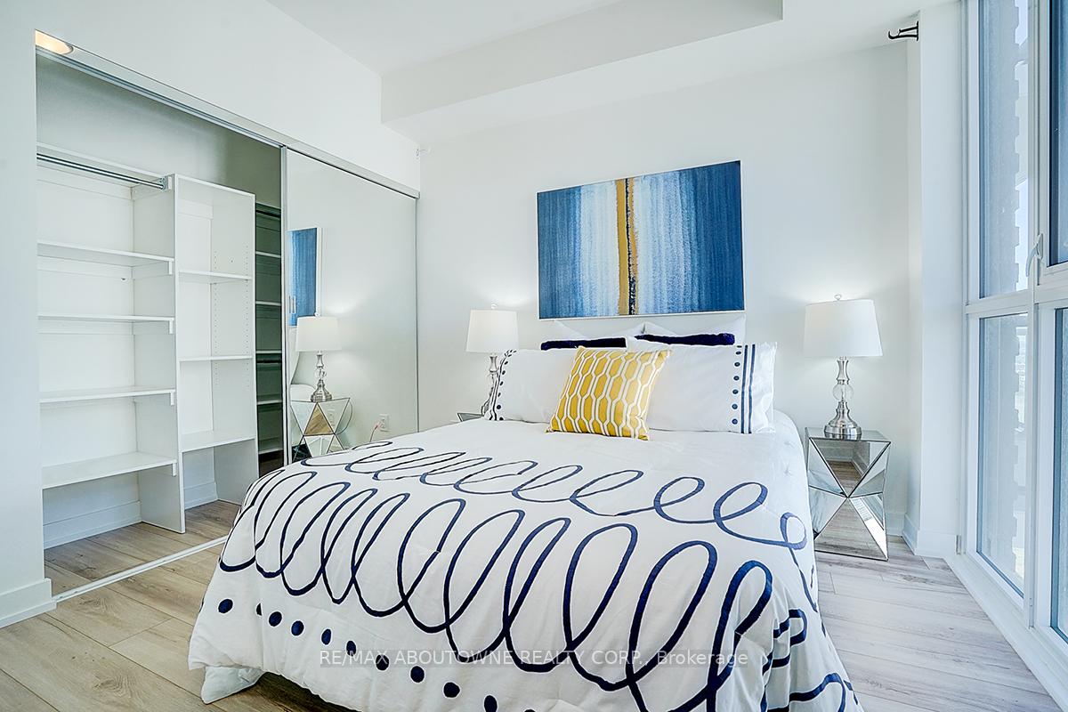 1 Bedroom Condo at 335 Wheat Boom,  Oakville For sale