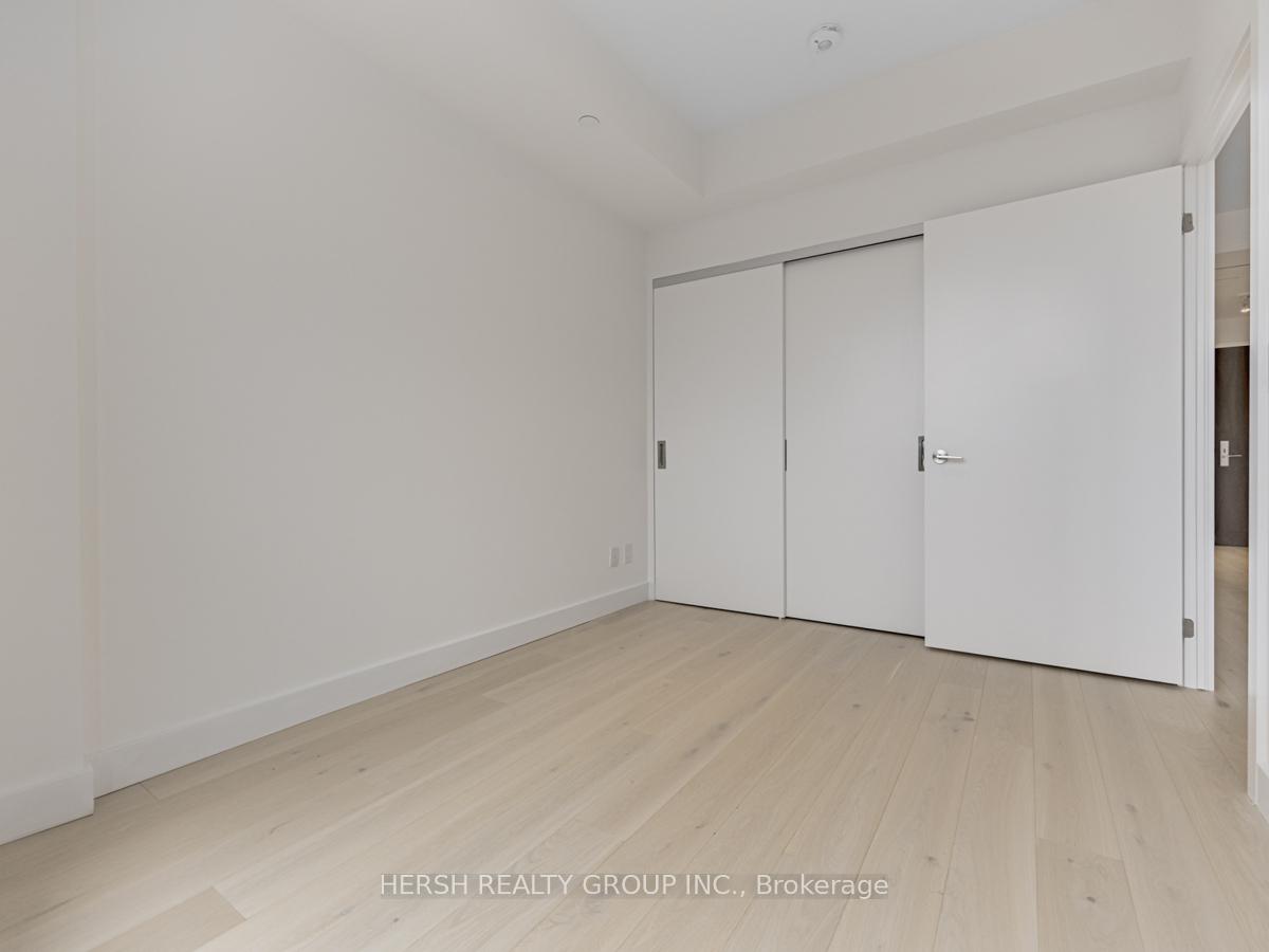 2 Bedrooms Condo at 160 Kingsway,  Toronto For sale
