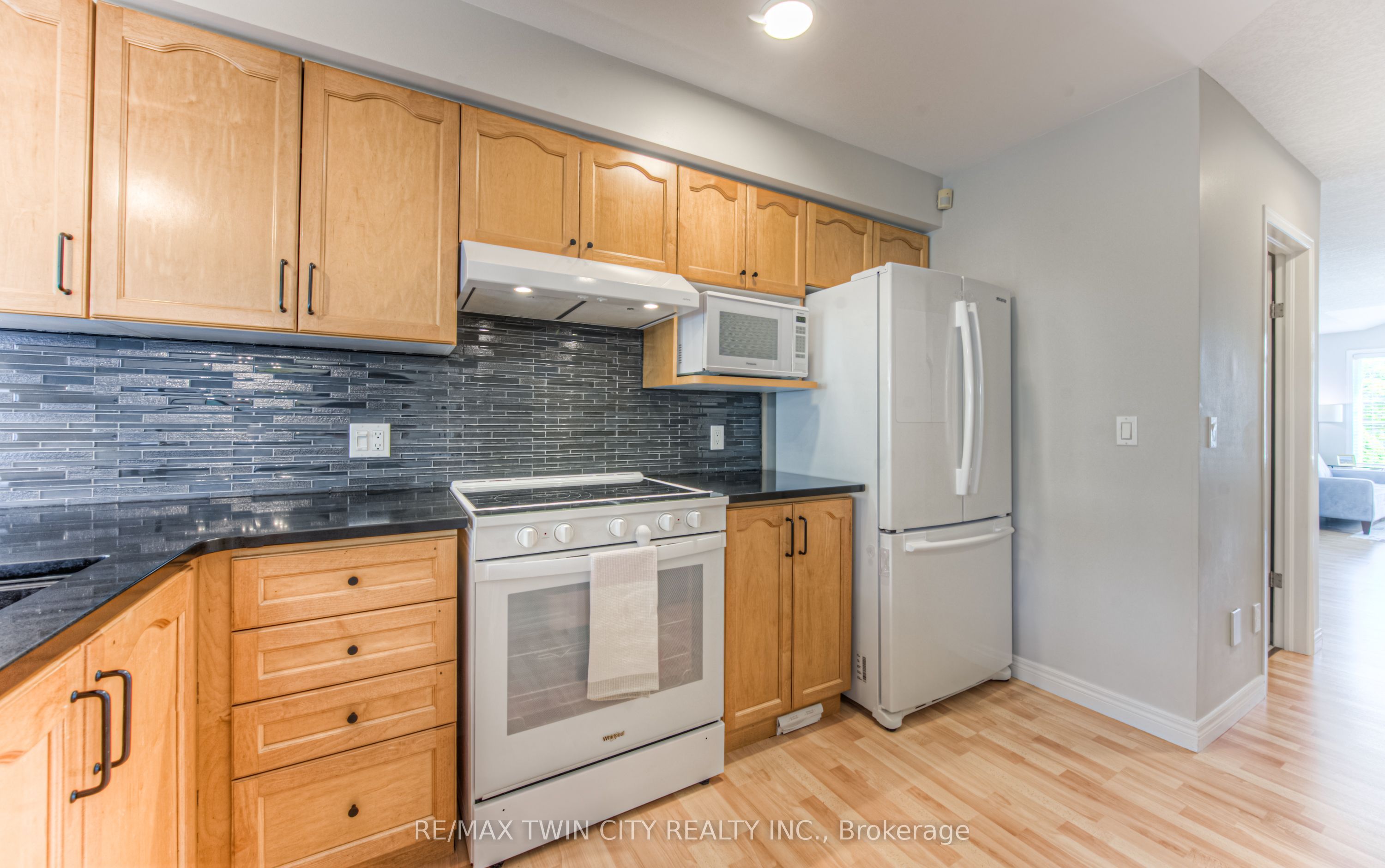 381 University Downs Crescent