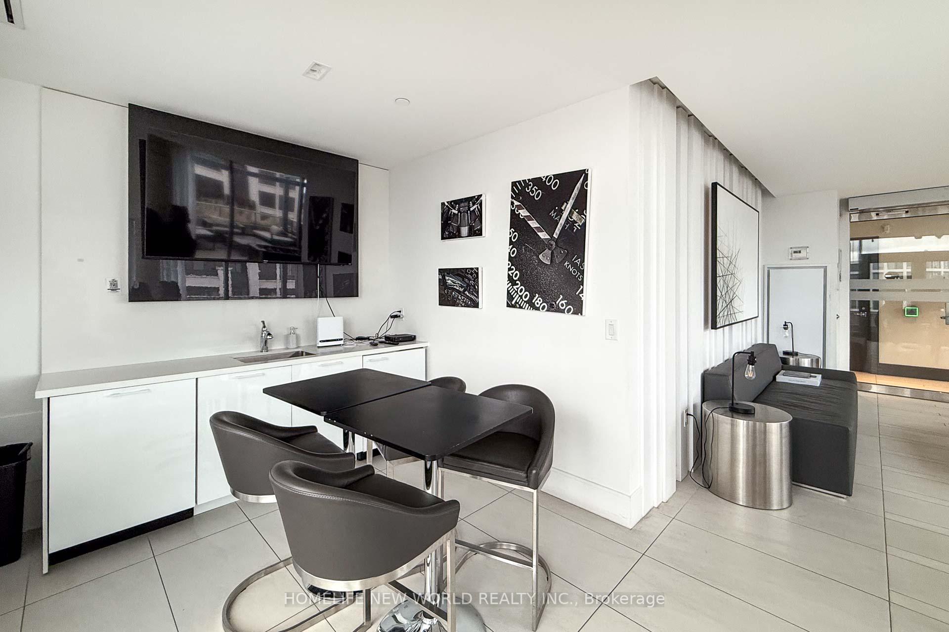 2 Bedrooms Condo at 10 De Boers,  Toronto For sale