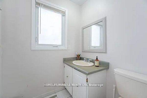 4 Bedrooms Condo at 7080 Copenhagen, Mississauga For sale