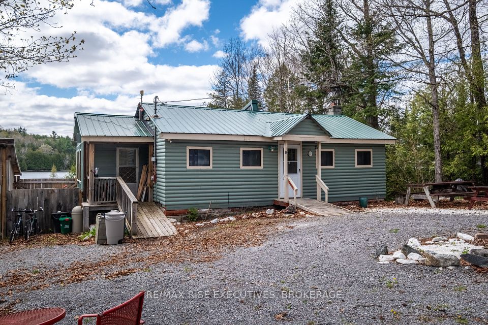 817 Darling Concession 7 Road