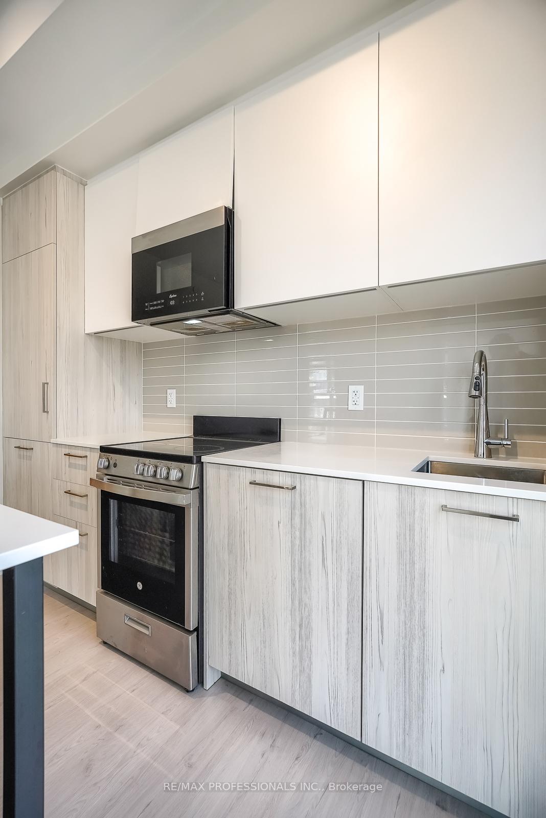 2 Bedrooms Condo at 65 Mutual, Toronto For sale