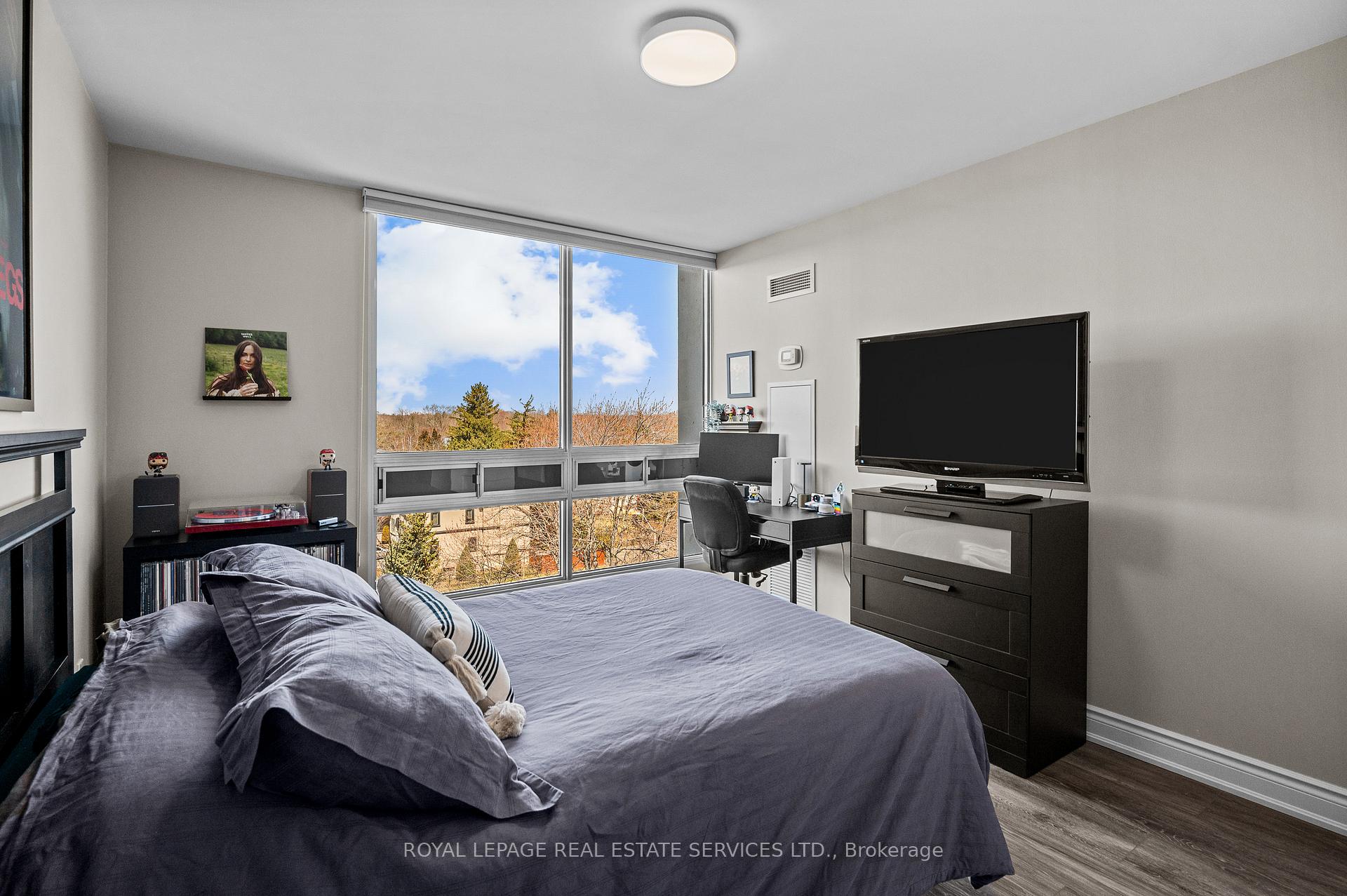 2 Bedrooms Condo at 2185 Marine,  Oakville For sale