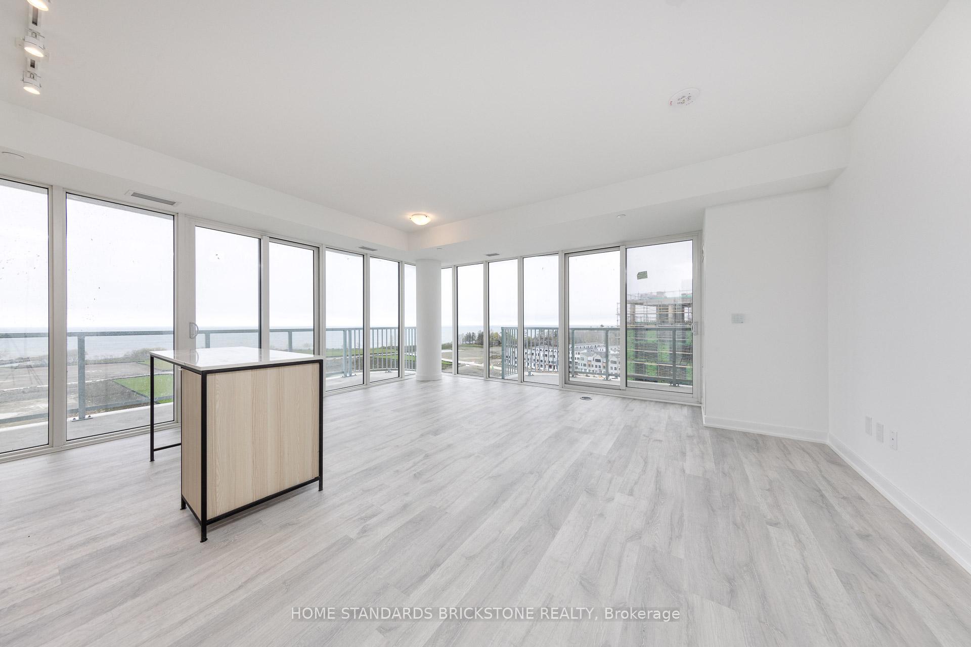 3 Bedrooms Condo at 220 Missinnihe, Mississauga For sale
