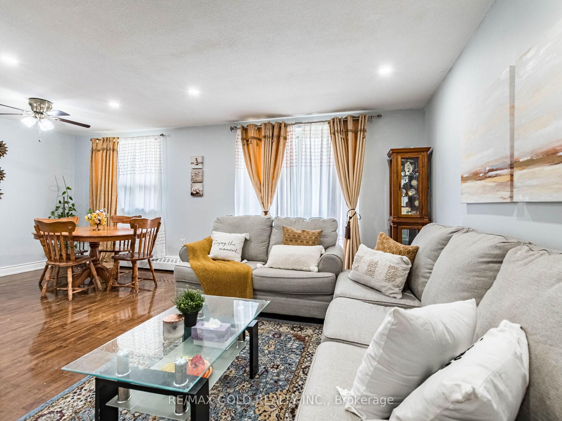 3 Bedrooms Condo at 3555 Derry,  Mississauga For sale