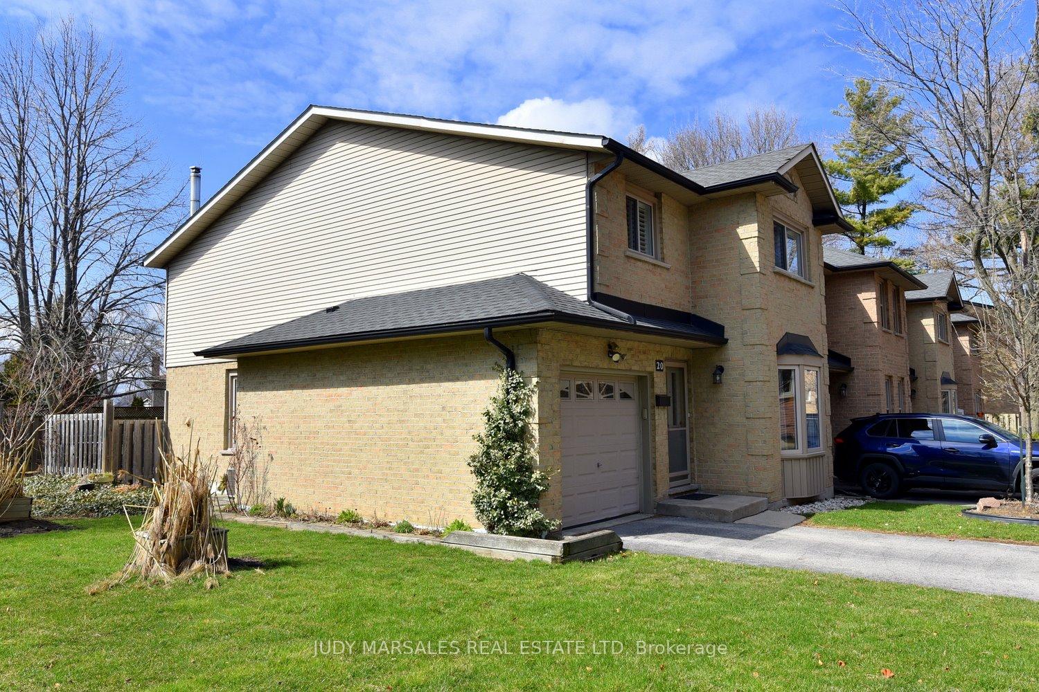 3 Bedrooms Condo at 644 Upper Paradise,  Hamilton For sale