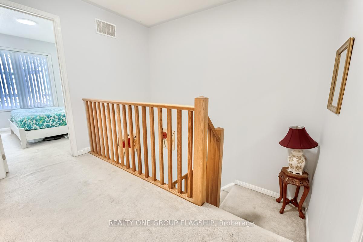3 Bedrooms Condo at 3185 Boxford,  Mississauga For sale