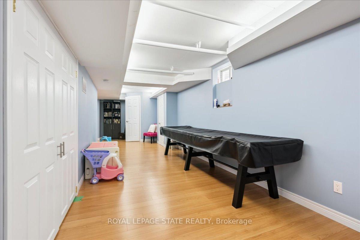 2 Bedrooms Condo at 484 Millen,  Hamilton For sale