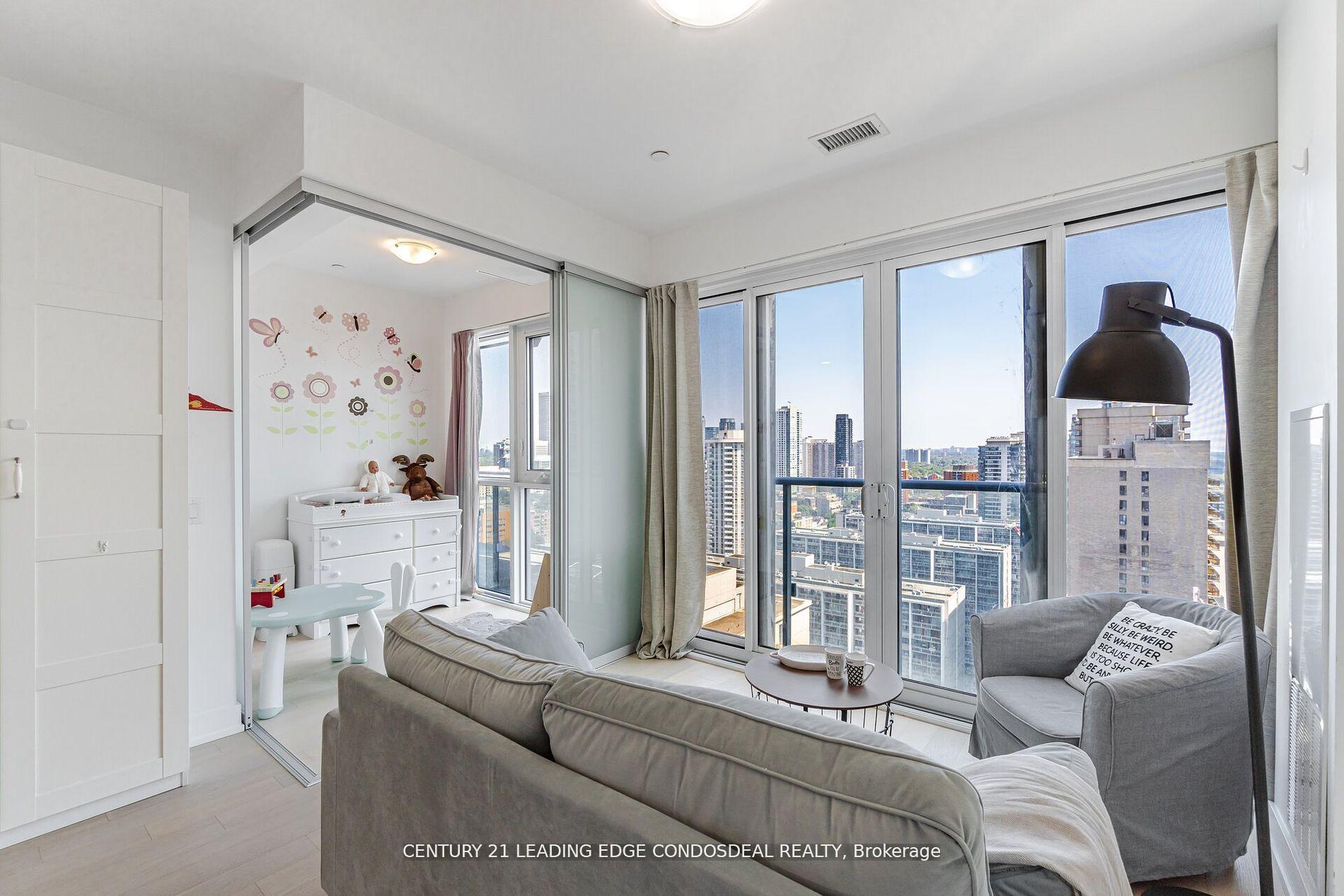 2 Bedrooms Condo at 7 Grenville, Toronto For sale