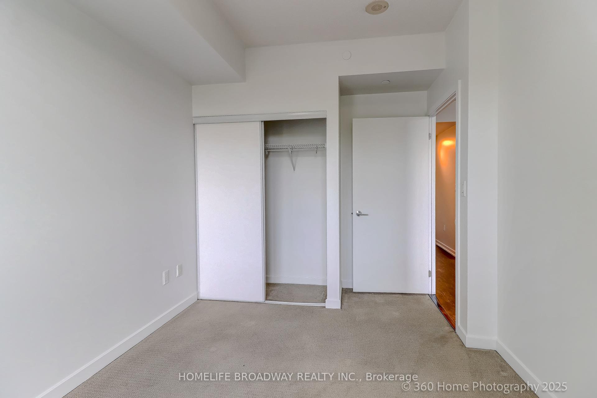 2 Bedrooms Condo at 62 Forest Manor, Toronto For sale