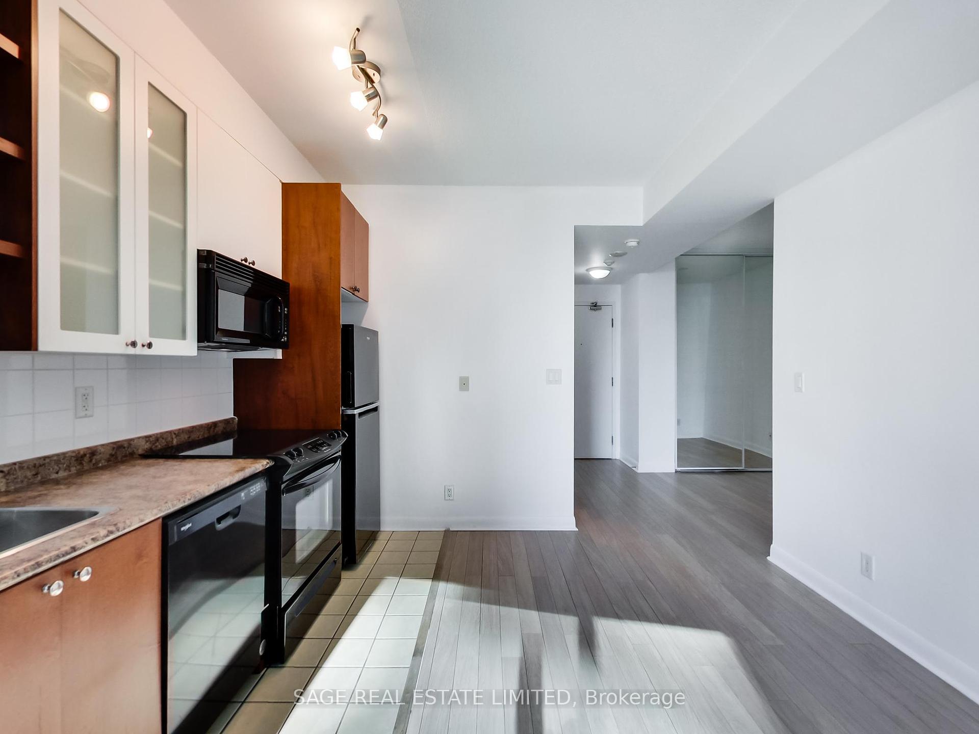 1 Bedroom Condo at 600 Fleet, Toronto For sale