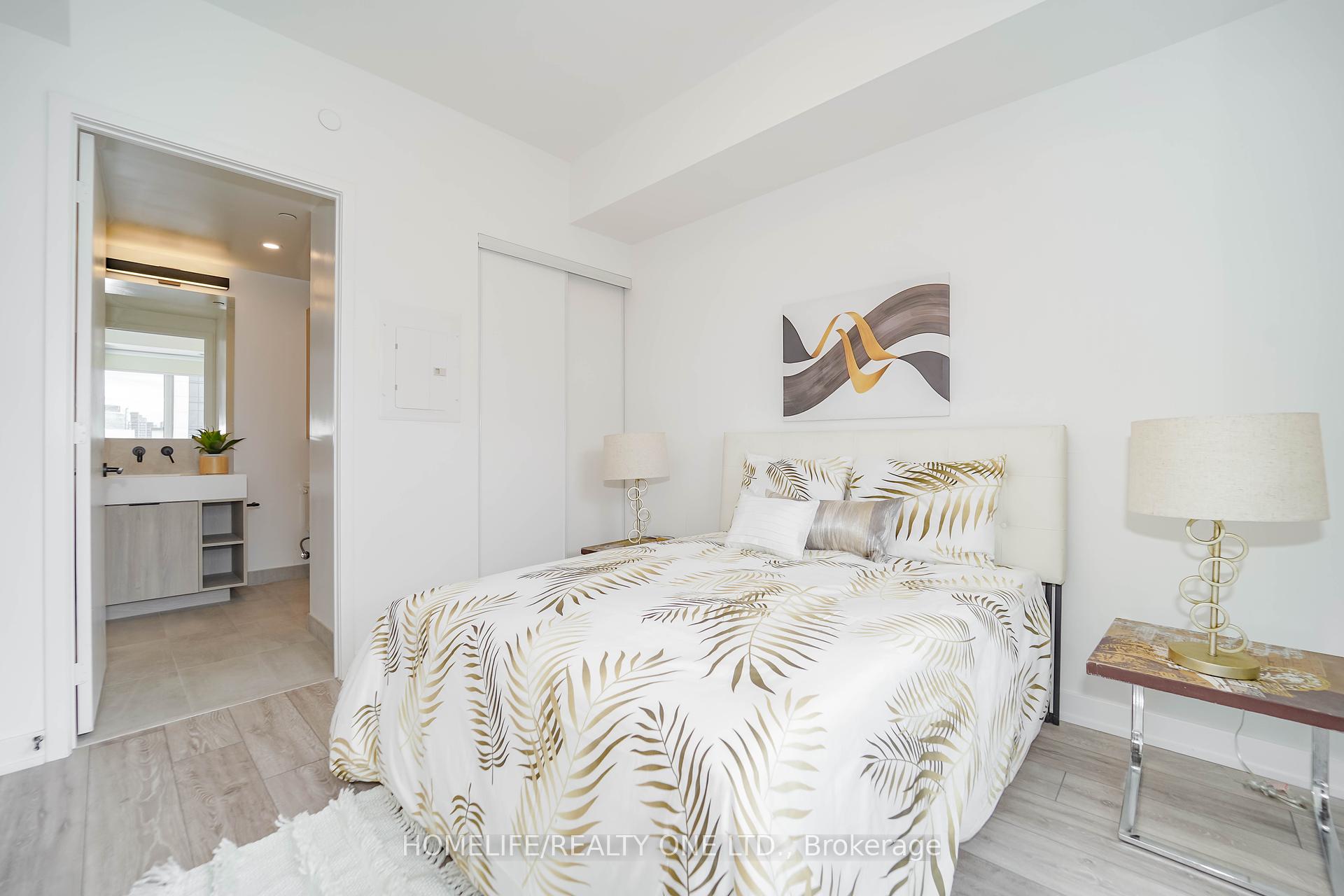 1 Bedroom Condo at 108 Peter, Toronto For sale