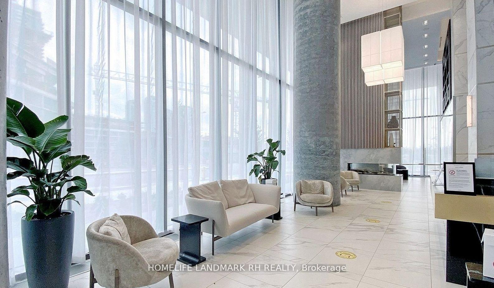 3 Bedrooms Condo at 950 Portage, Vaughan For sale