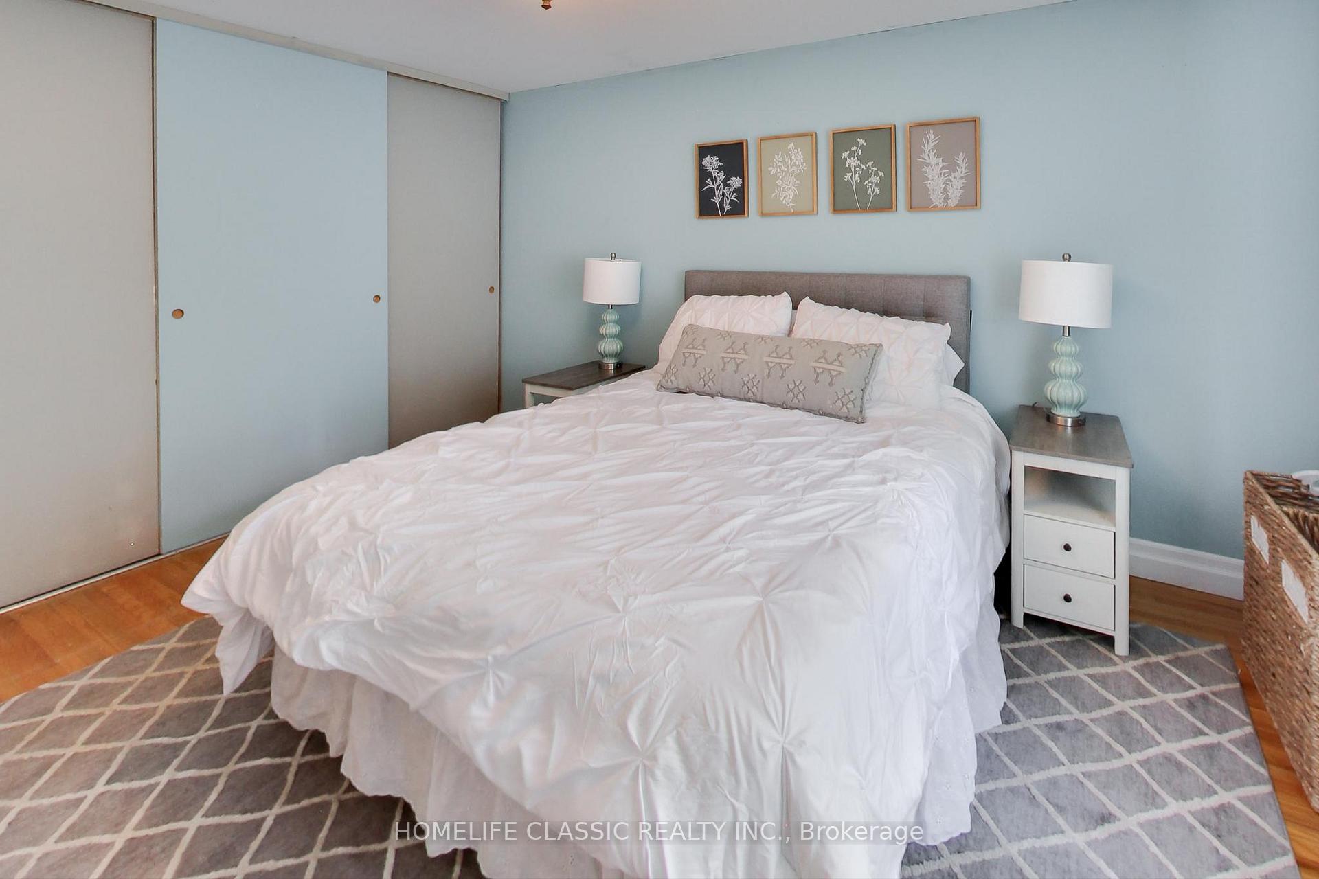 4 Bedrooms Condo at 108 Wild Briarway, Toronto For sale