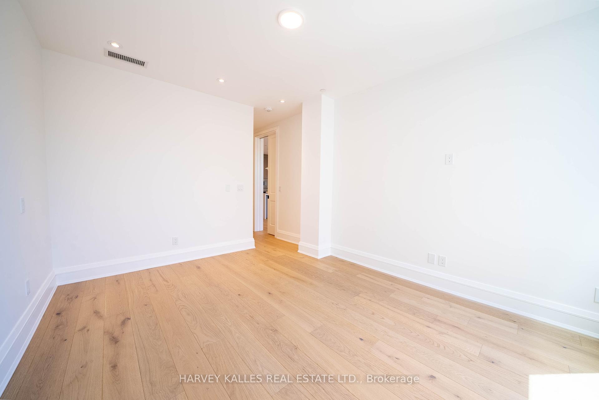 2010 Bathurst Street 2C