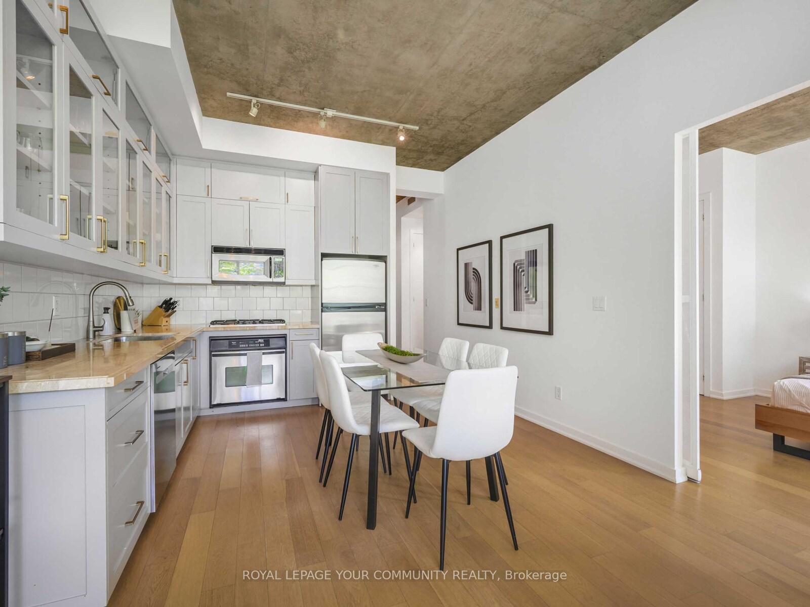 2 Bedrooms Condo at 19 Brant, Toronto For sale