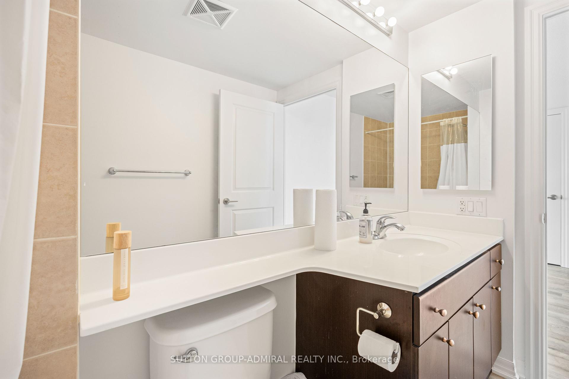 1 Bedroom Condo at 30 Herons Hill, Toronto For sale