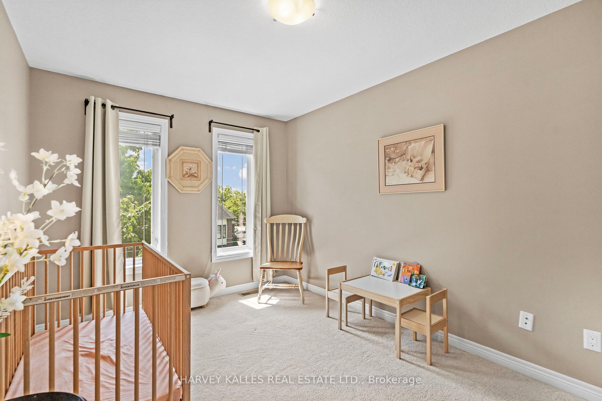 3 Bedrooms Condo at 3003 Glover, Burlington For sale