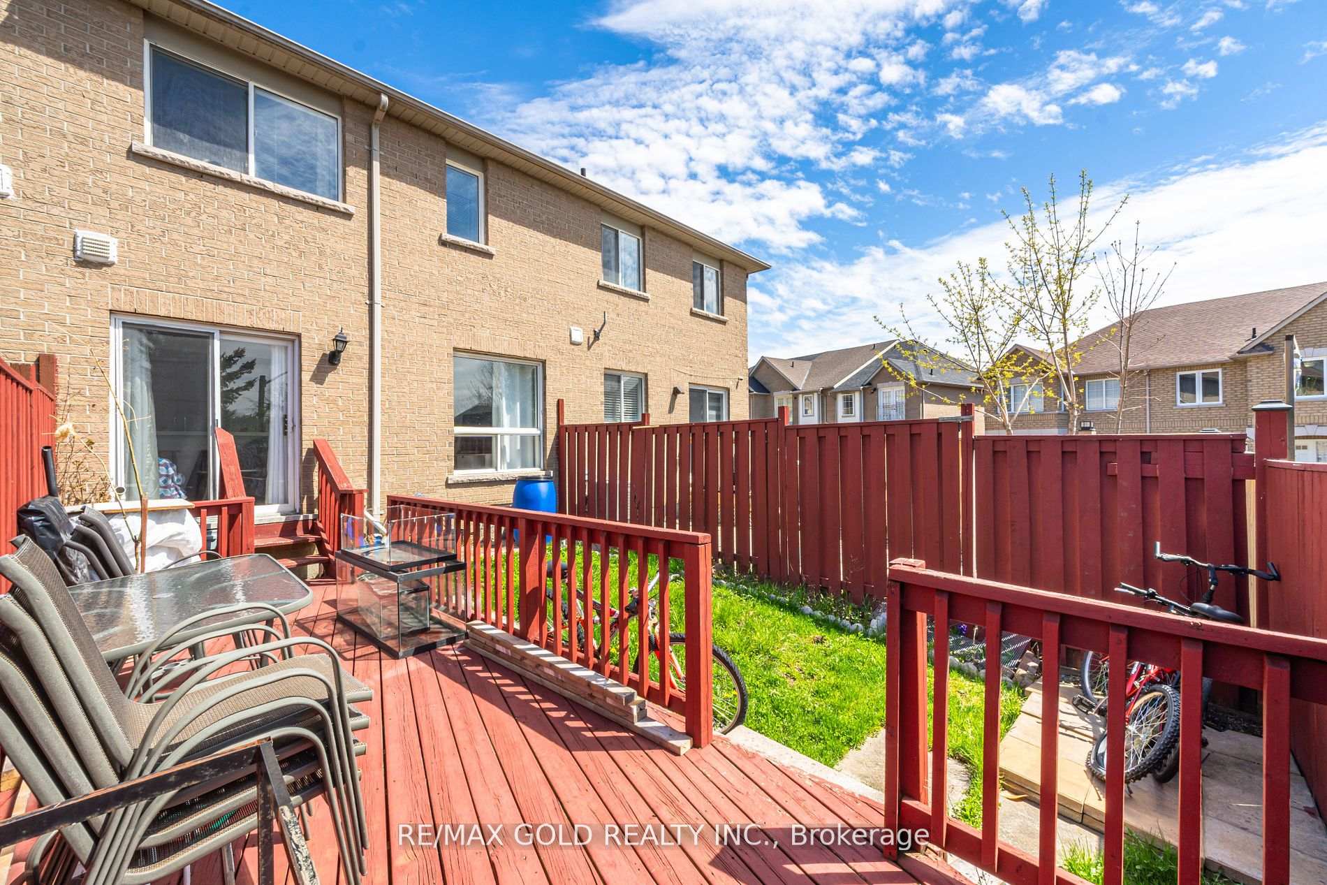 5 Bedrooms Condo at 24 Norman Wesley,  Toronto For sale