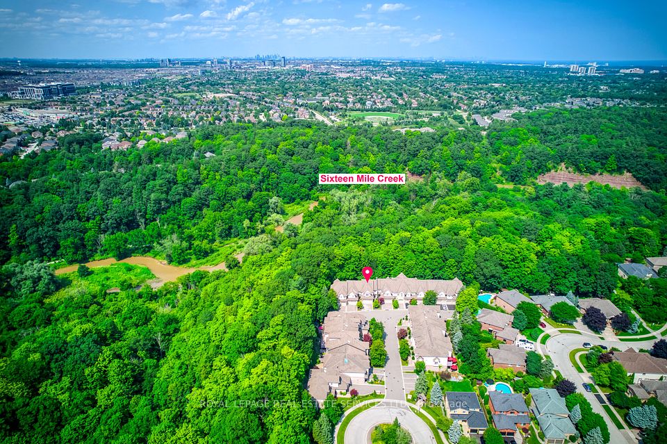#10 - 2303 Hill Ridge Court, Oakville, ON L6M 3N3