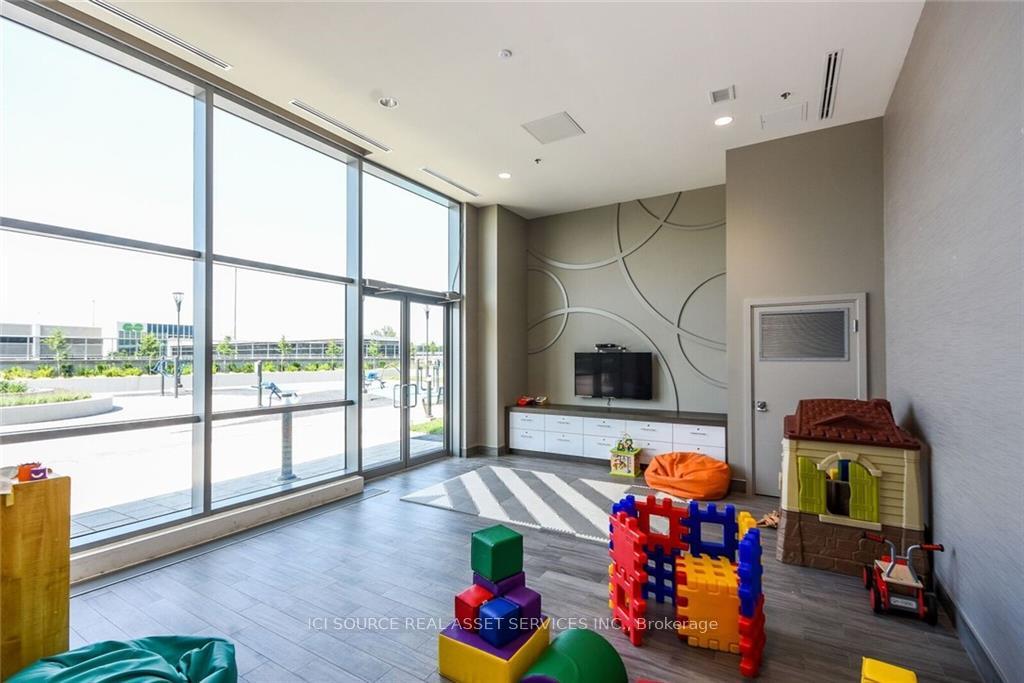 2 Bedrooms Condo at 2081 Fairview,  Burlington For sale