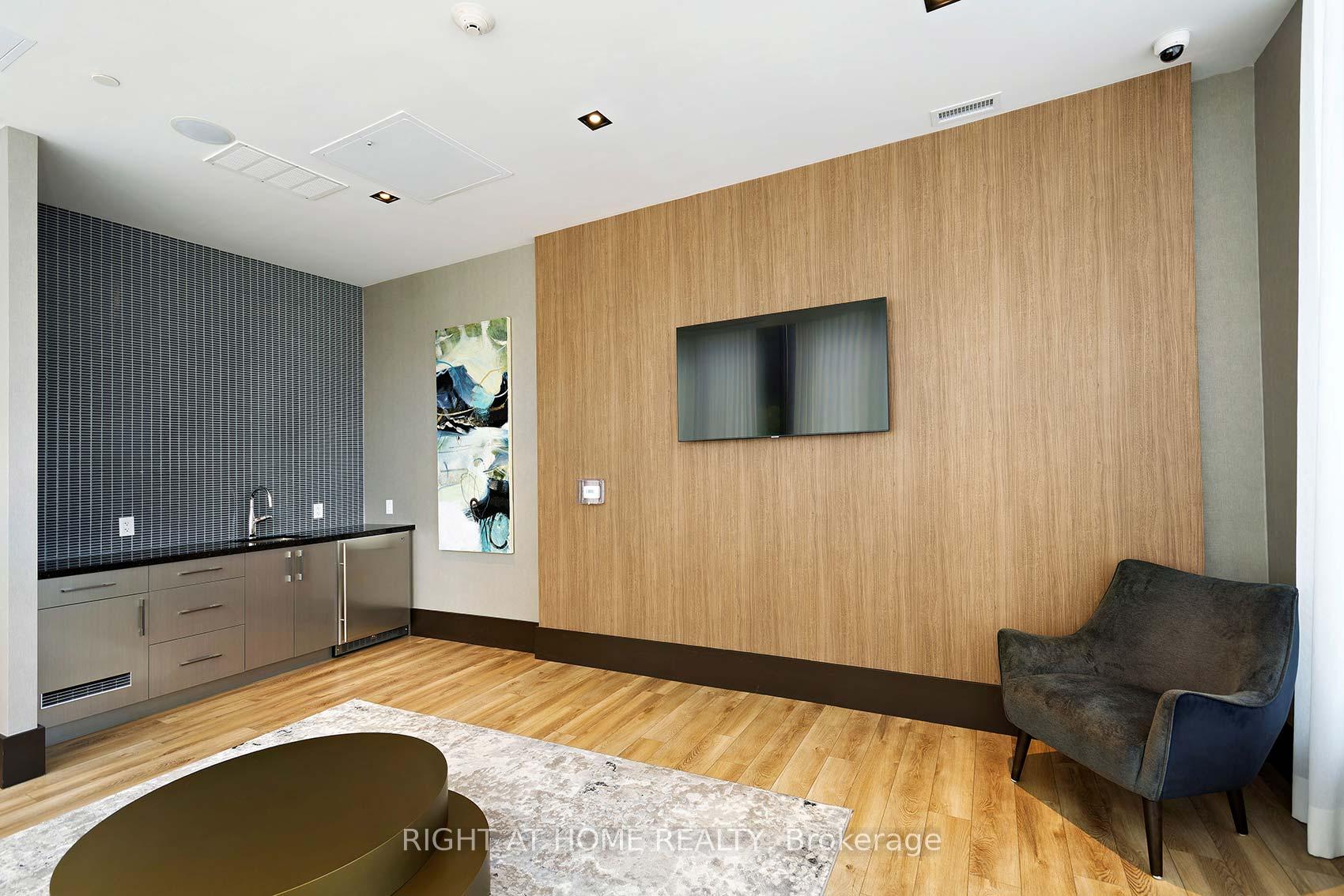 2 Bedrooms Condo at 4208 Dundas, Toronto For sale