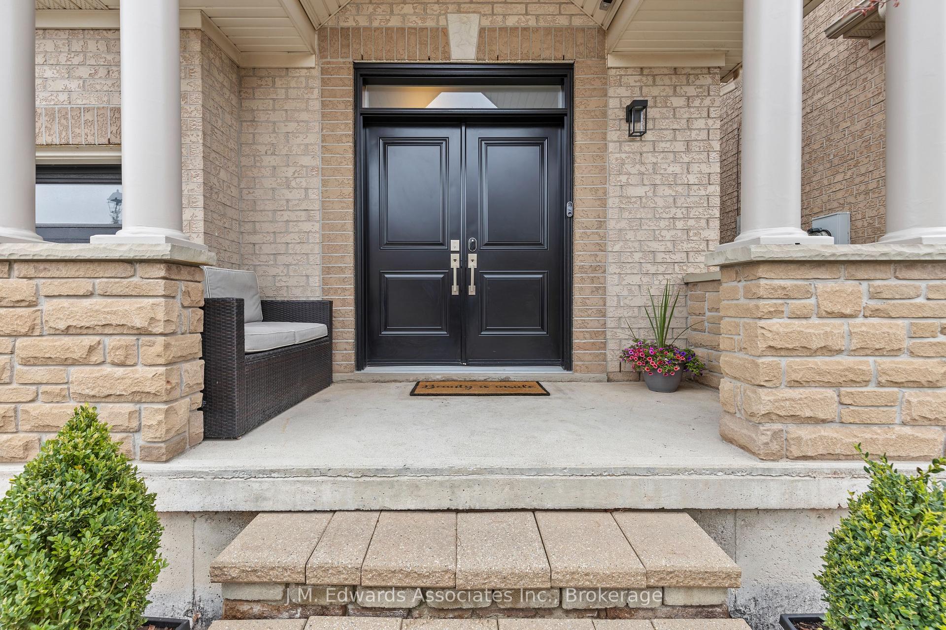 2240 Osprey Lane, Oakville, ON L6M 3Z8