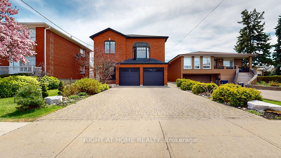 129 Maple Leaf