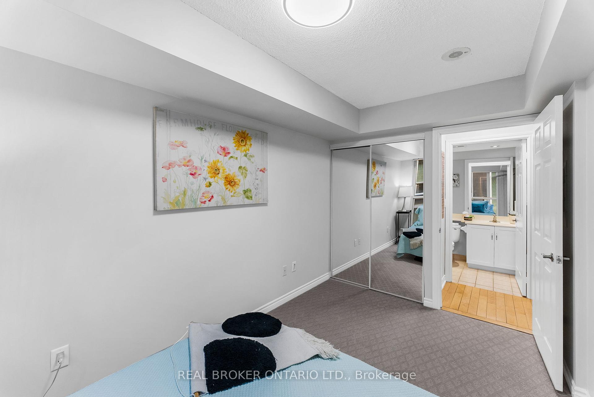 2 Bedrooms Condo at 250 Wellington,  Toronto For sale